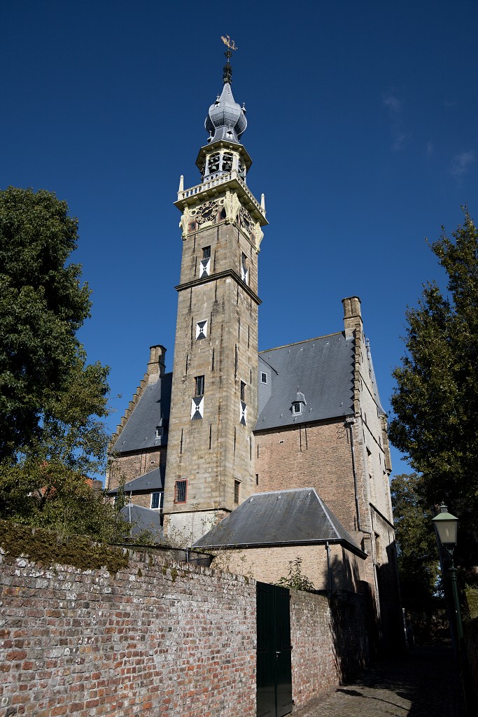 historisch meer stadhuis toerisme toeristisch veere veerse meer walcheren zeeuwse delta boten haven jachthaven strand korenmolen molen zeeland grote kerk hdr